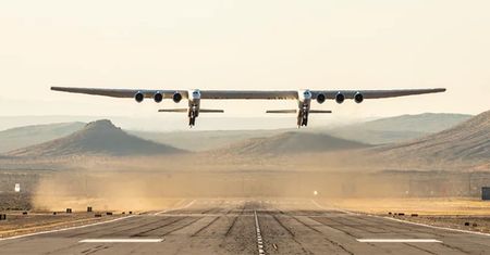 Stratolaunch - największy samolot świata zaliczył dziewiczy lot