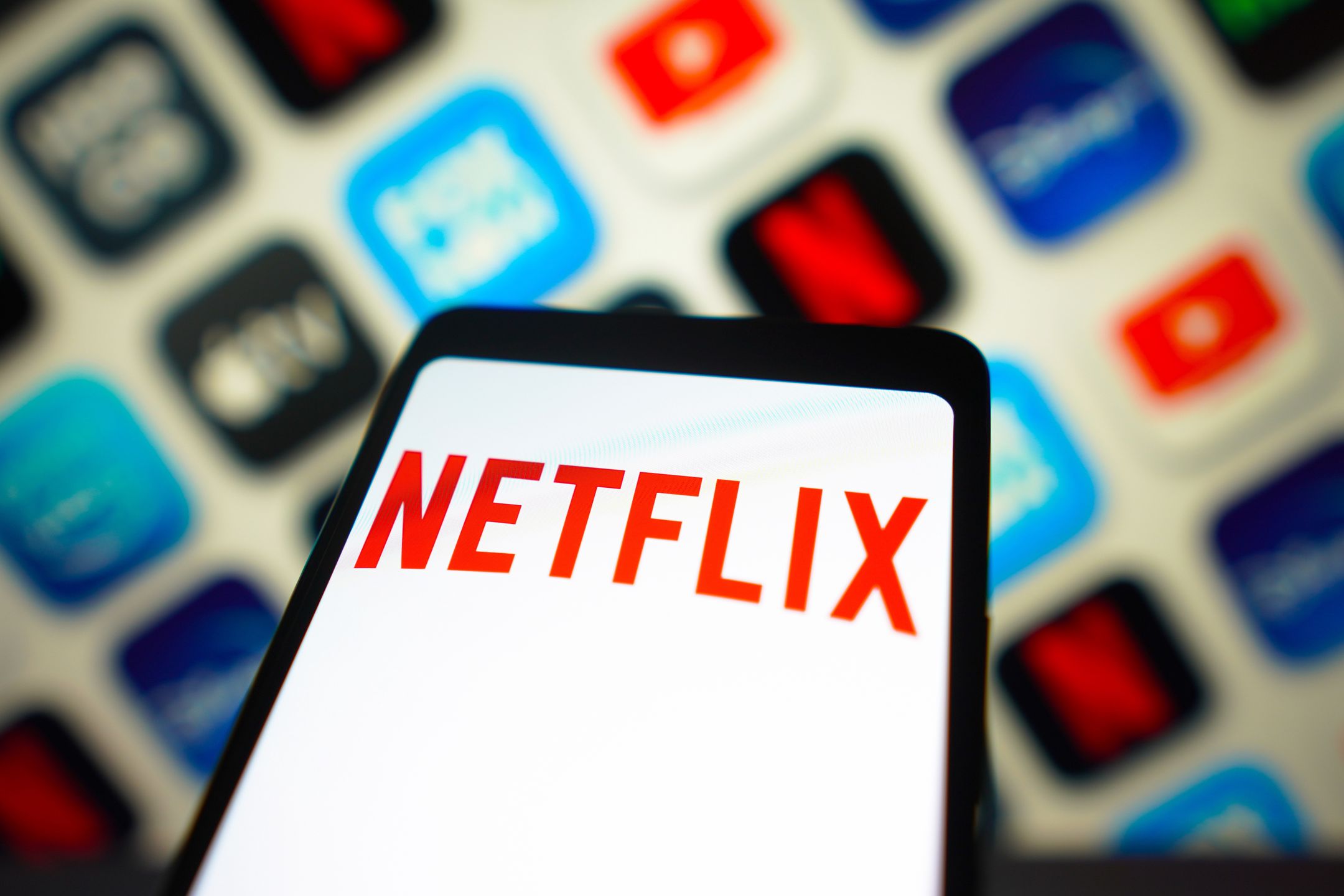 BRAZIL - 2024/01/23: In this photo illustration, the Netflix logo is displayed on a smartphone screen. (Photo Illustration by Rafael Henrique/SOPA Images/LightRocket via Getty Images)