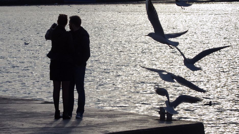 Ukraina. Dwie nastolatki nie żyją. Próbowały zrobić selfie (Zdjęcie ilustracyjne)