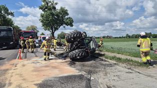 Pijany kierowca ciągnika zderzył się z Peugeotem. Miał 3 promile i dożywotni zakaz prowadzenia pojazdów!