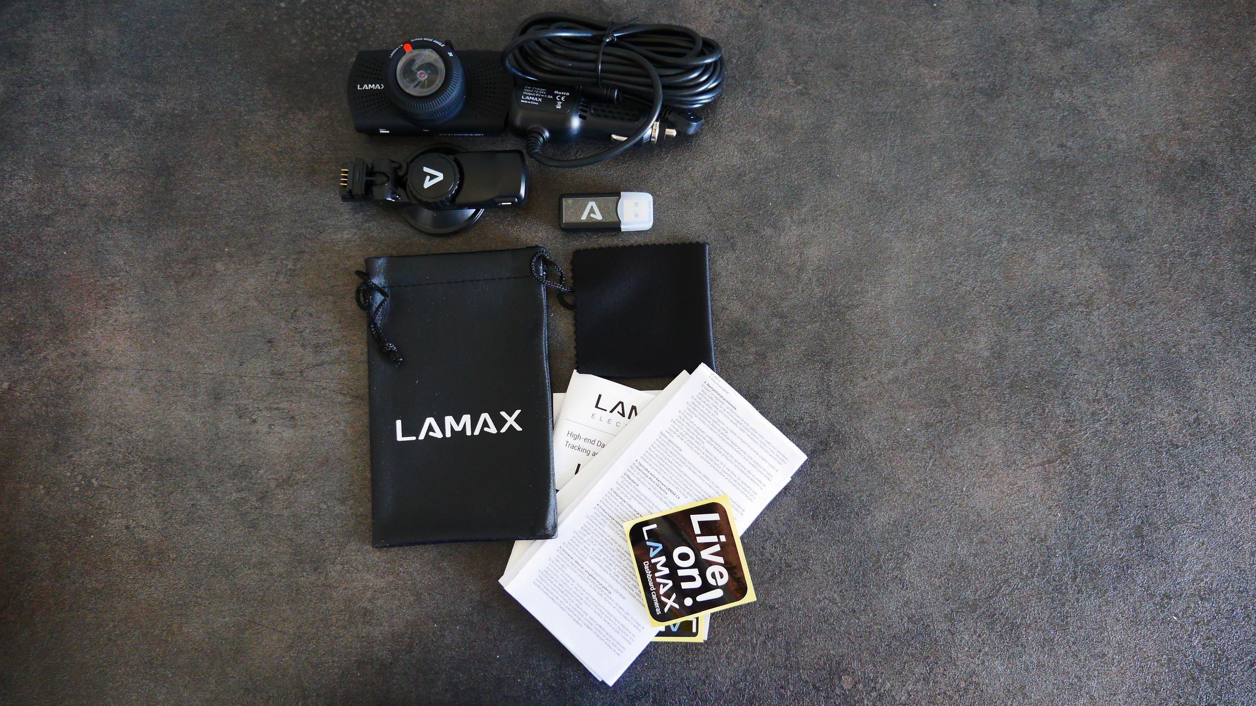 Krótki test LAMAX C9: Kamerka samochodowa z GPS i bazą fotoradarów 13