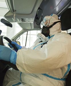 Koronawirus. Karetki covidowe jak PKS. Padł rekord w wyścigu po wolne łóżko