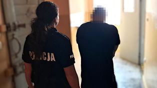 Stary Wiec: Policyjny pościg za mazdą. Kierowca uciekał, bo nie miał prawka i był pod wpływem amfetaminy