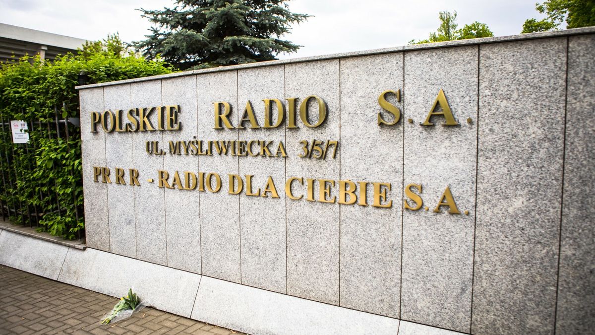 17 rozgłośni radia publicznego apeluje do Macieja Świrskiego o przywrócenie wypłat
