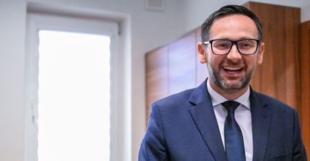 Daniel Obajtek będzie rządził TVN? Biedroń: Opowiada farmazony