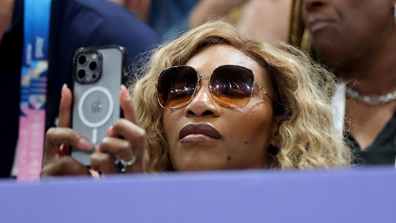 A restaurant denied Serena Williams. There is already a response to her post.