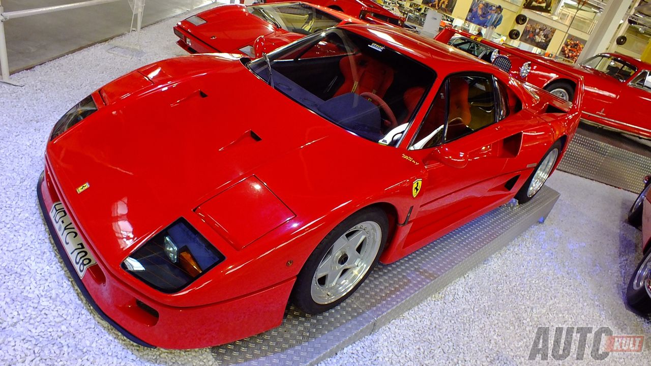 1989 Ferrari F40 (3) 1989 Ferrari F40