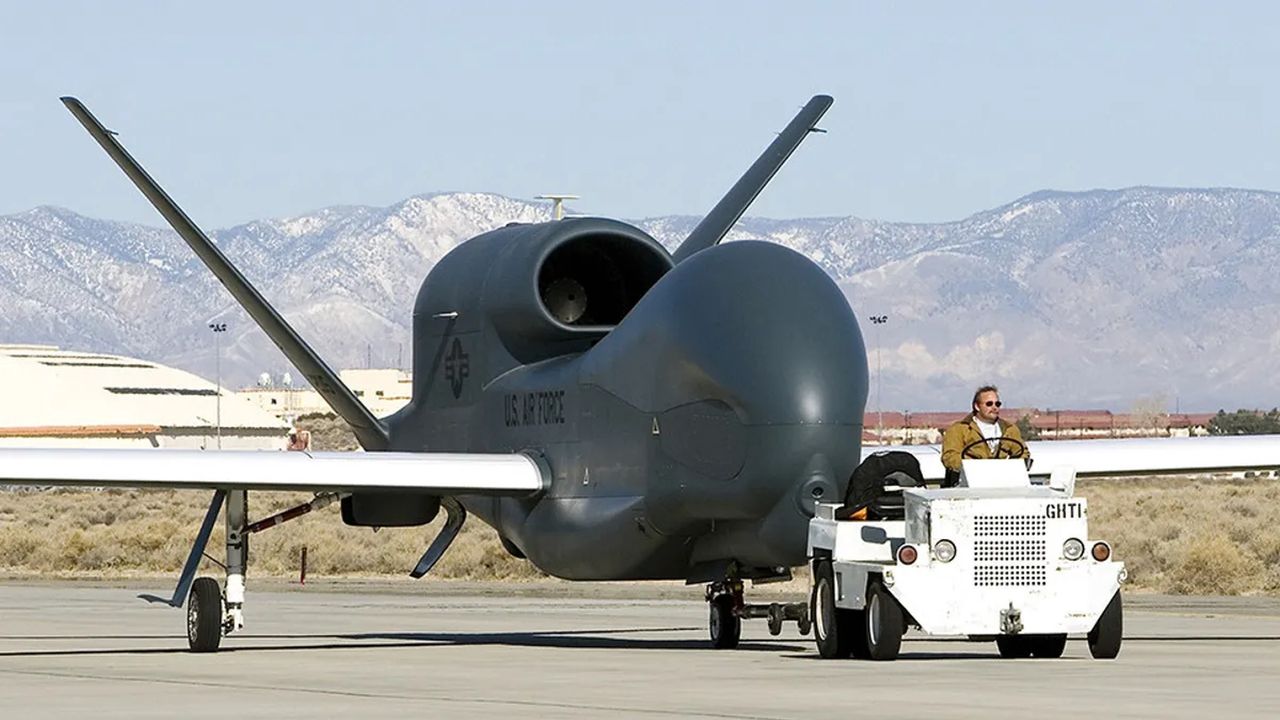 Dron RQ-4B Global Hawk - maszyny tego typu wzmocnią obronę Japonii