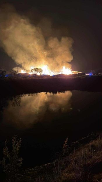 Pożar składowiska odpadów. Strażacy walczyli z ogniem całą noc
