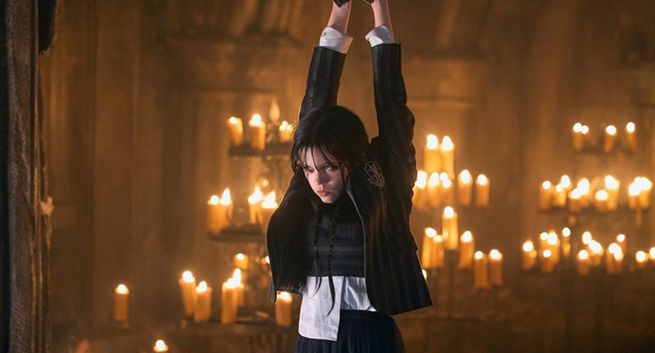 Gwiazda „Wednesday” nie jest fanką politycznej poprawności i samodzielnie zmienia scenariusze?