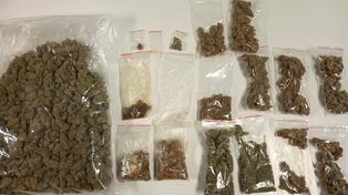 Policjanci z Płocka zatrzymali 22-latka. Zabezpieczono ponad kilogram narkotyków