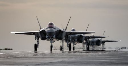 Już są. Pięć kolejnych myśliwców F-35 wylądowało w Polsce