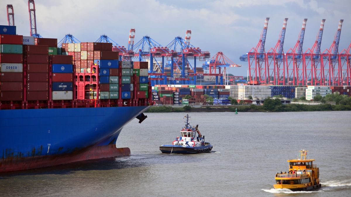 Widok na port w Hamburgu