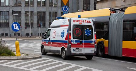 Strażacy i żołnierze w karetkach. Na dzień dobry odmówili pracy