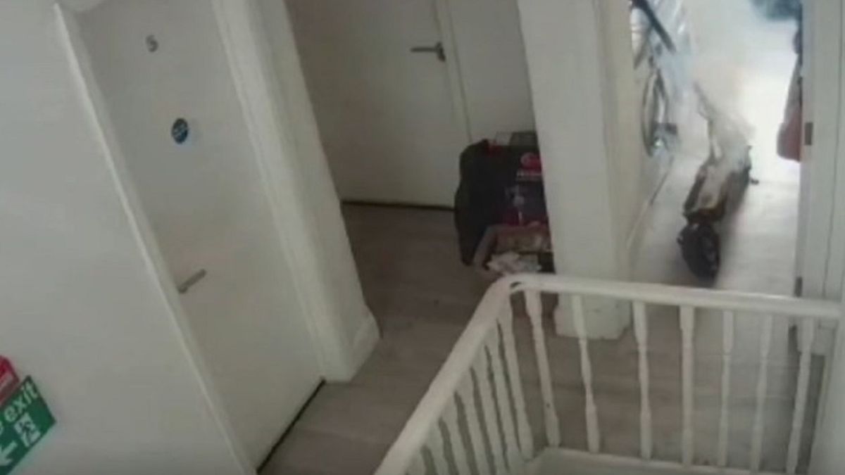 Szokujące nagranie. Hulajnoga elektryczna eksplodowała w domu