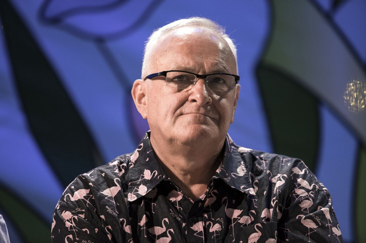 Jacek Cygan jest autorem tekstu piosenki "Życie jest nowelą"