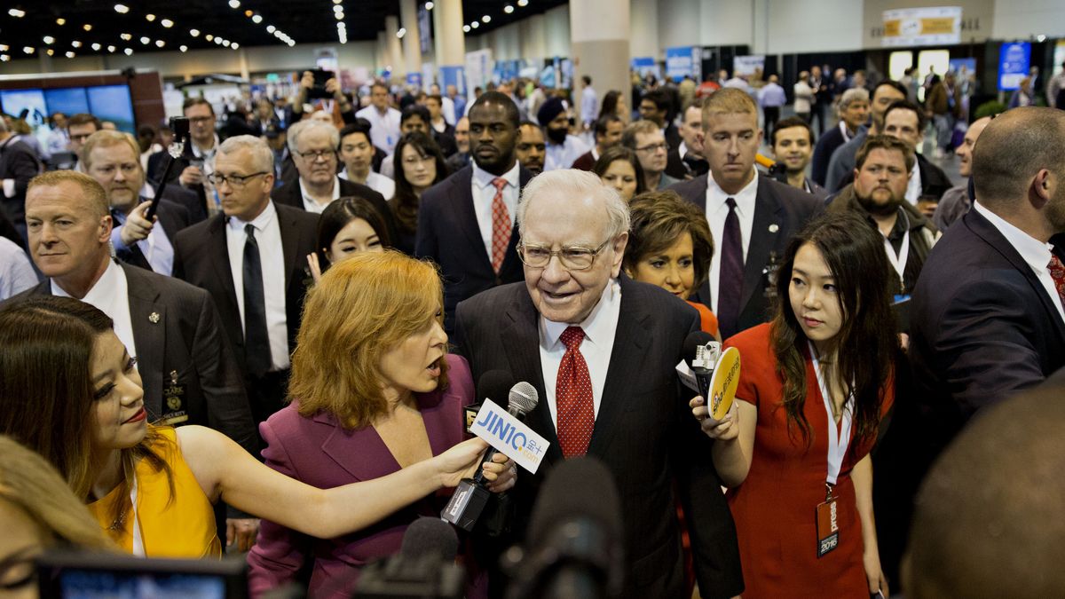 Berkshire Hathaway Inc. Annual General Meeting
Warren Buffett, chairman and chief executive officer of Berkshire Hathaway Inc., center, speaks with members of the media as he tours the exhibition floor during the Berkshire Hathaway Inc. annual shareholders meeting in Omaha, Nebraska, U.S., on Saturday, April 30, 2016. Dozens of Berkshire Hathaway Inc. subsidiaries will be showing off their products as Chief Executive Officer Warren Buffett hosts the company's annual meeting. Photographer: Daniel Acker/Bloomberg via Getty Images
Bloomberg
AMERICAS, US, NORTH AMERICA, MIDWESTERN, U.S.A., FINANCE, EXCHANGE, AGM, INVESTORS, MIDWEST, BUSINESS, SHAREHOLDERS, BILLIONAIRES, EARN, FINANCIAL, SHAREHOLDER, BILLIONAIRE, INVESTING, MARKET, ANNUAL GENERAL MEETING, INVEST, EARNS, EARNINGS