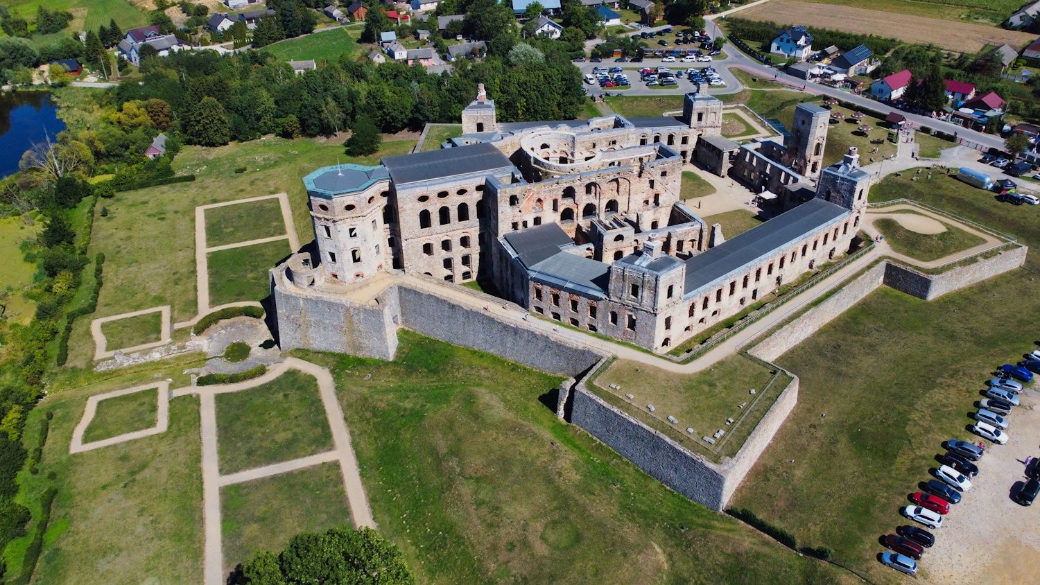 Zamek Krzyżtopór w Ujeździe
