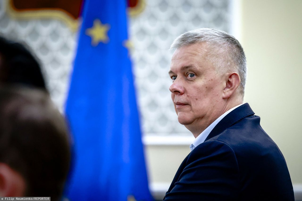 Cenckiewicz mówił o "wojnie". Siemoniak odpowiada
