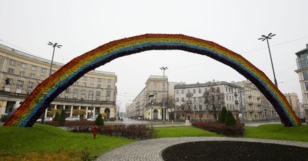 Warszawa. Tęcza znów na placu Zbawiciela. Znamy powód