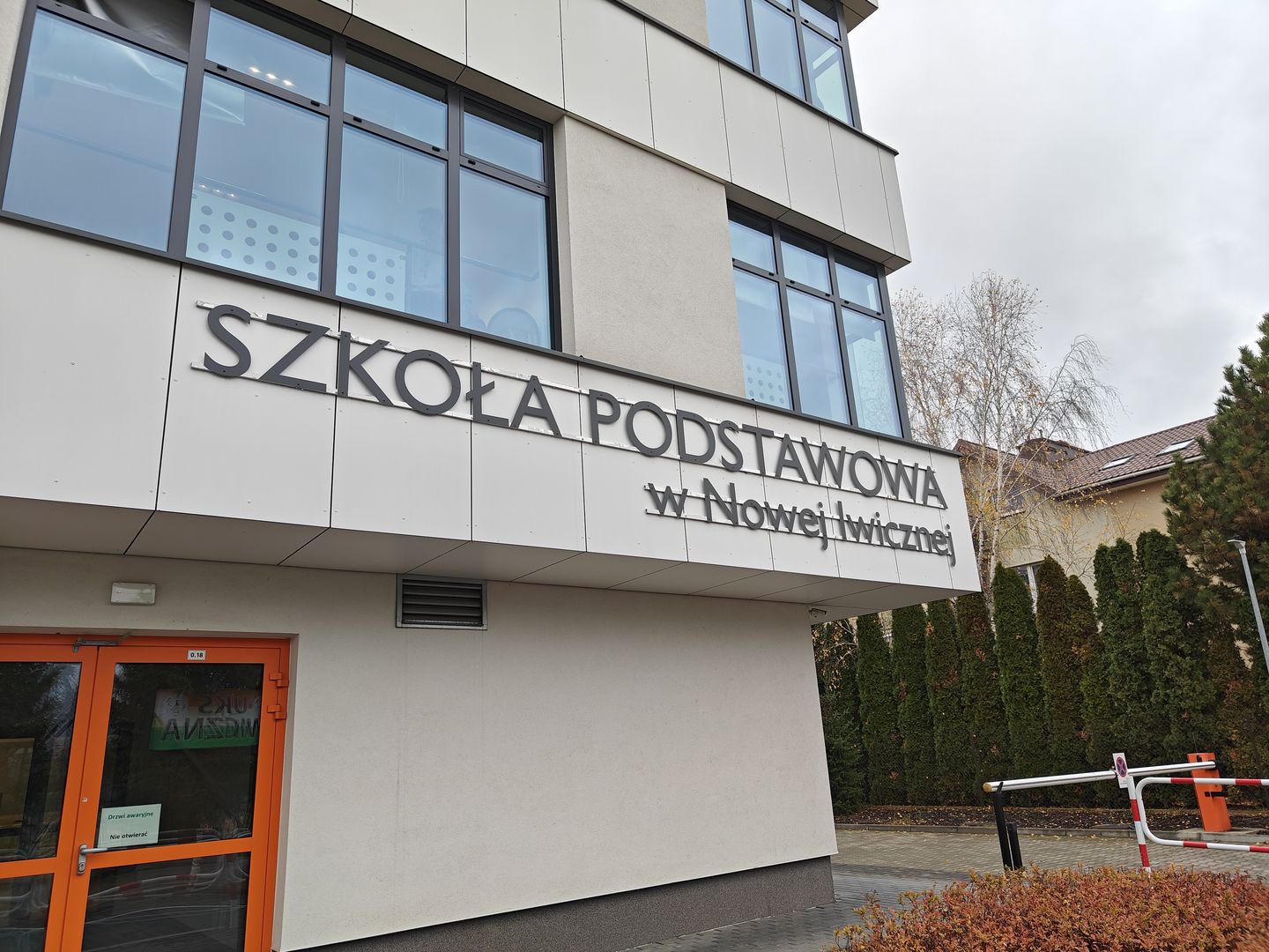 Szkoła Podstawowa w Nowej Iwicznej