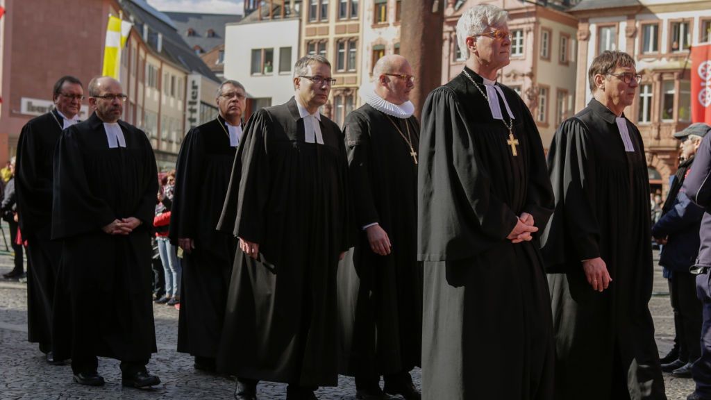 A group of Evangelical pastors and bishops walk in the
MAINZ, RHINELAND-PALATINATE, GERMANY - 2018/03/21: A group of Evangelical pastors and bishops walk in the funeral procession of Cardinal Karl Lehmann. Among them is the Bishop of the Evangelical Lutheran Church in Bavaria and Chairman of the Council of the EKD Heinrich Bedford-Strohm (centre). The funeral of Cardinal Karl Lehmann was held in the Mainz Cathedral, following a funeral procession from the Augustiner church were he was lying in repose. German President Frank-Walter Steinmeier attended the funeral as representative of the German state. Cardinal Karl Lehmann was the bishop of the Roman Catholic Diocese of Mainz for 33 years until his retirement in 2016. He was also the chairman of the Episcopal Conference of Germany for 21 years until he stepped down from this position in 2008. (Photo by Michael Debets/Pacific Press/LightRocket via Getty Images)
Pacific Press
Cardinal Karl Lehmann, Catholic, Catholic Church, Catholicism, Christian, Christianity, Europe, Germany, Karl Lehmann, Mainz, RCC, Religion, Rhineland-Palatinate, Roman Catholic Church, death, funeral, funeral of Cardinal Karl Lehmann, religious, Evangelical Church in Germany, EKD, Lutheran, Evangelic, Bishop, Bishop of the Evangelical Lutheran Church in Bavaria, German, Heinrich Bedford-Strohm, Chairman of the Council of the EKD, funeral procession