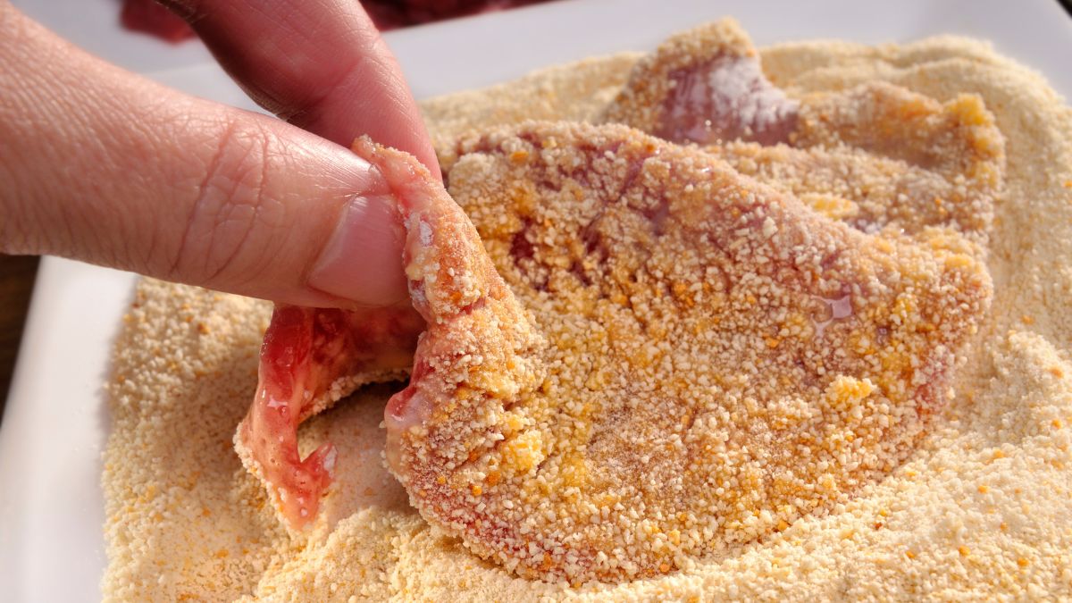 Chrupiąca panierka z czerstwego chleba. 