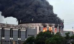 Działo się w nocy. Spłonął parlament w Monrowii