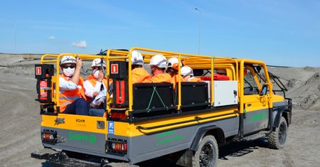 Lubin. KGHM podąża w stronę elektromobilności. Testowano pierwszy elektryczny pojazd produkcji spółki