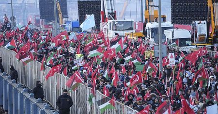 "Nie zapomnimy o Palestynie". Pół miliona osób na marszu w Stambule