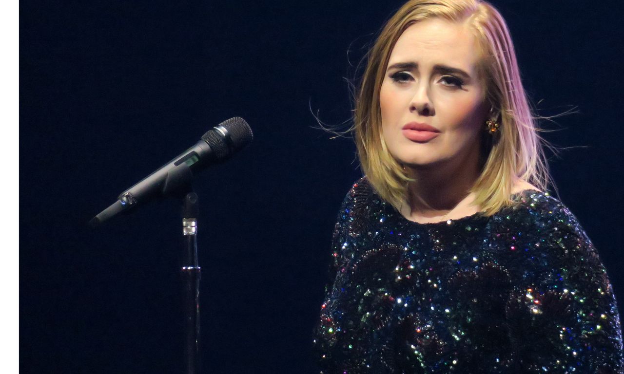 Adele i operacje. Wokalistka podobno wydała niemałą fortunę na zmianę wyglądu