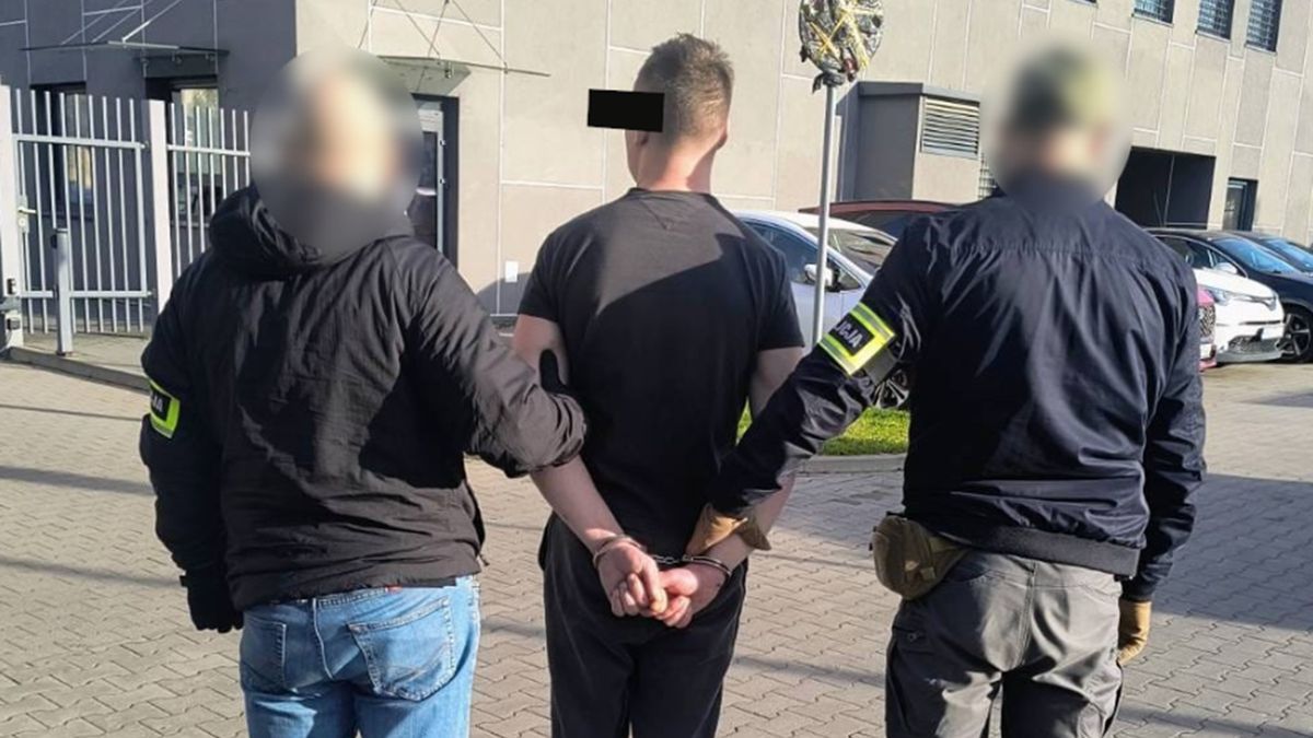 Policjanci zatrzymali podejrzanych o rozbój.