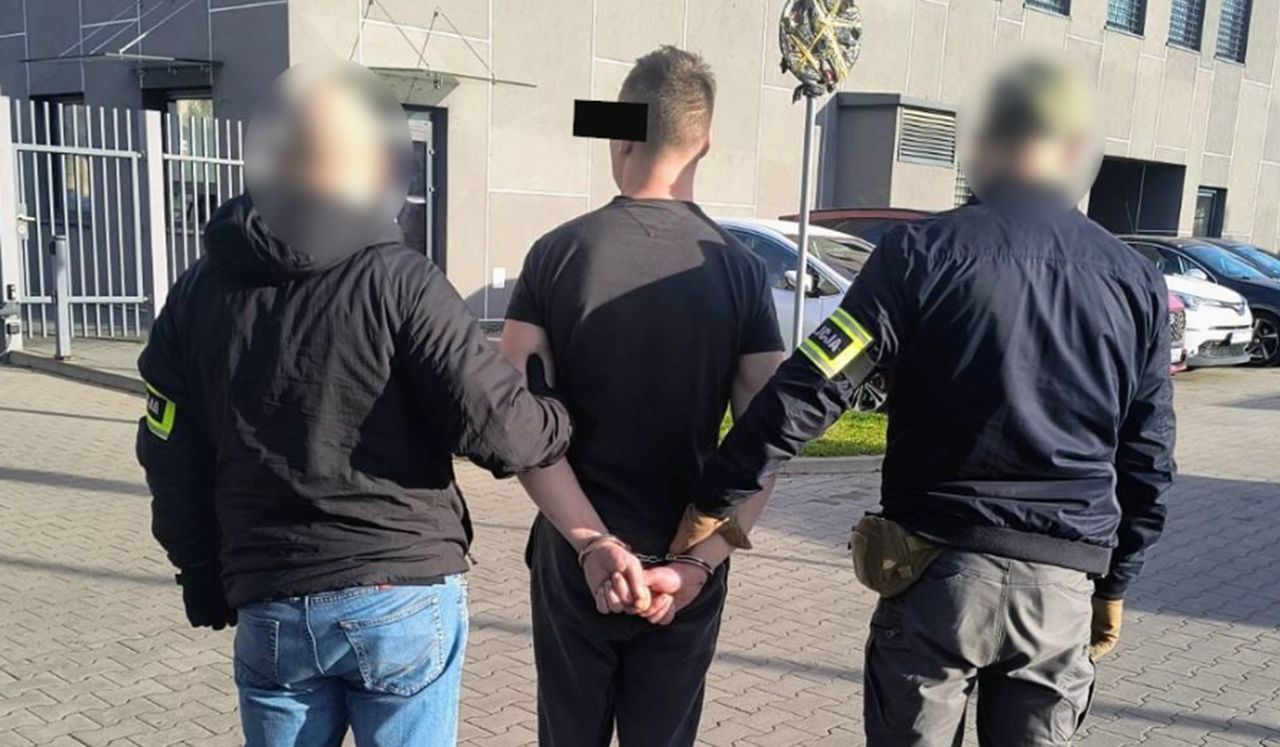 Spytali o papierosa. Potem go skatowali