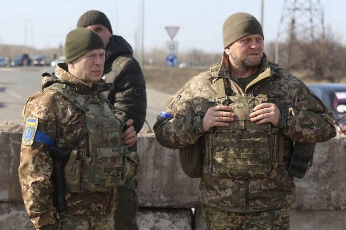 Generał Wałerij Załużny, dowodzący ukraińskiej armii, spodziewa się zmasowanych rosyjskich ataków na Kijów w pierwszych miesiącach nowego roku