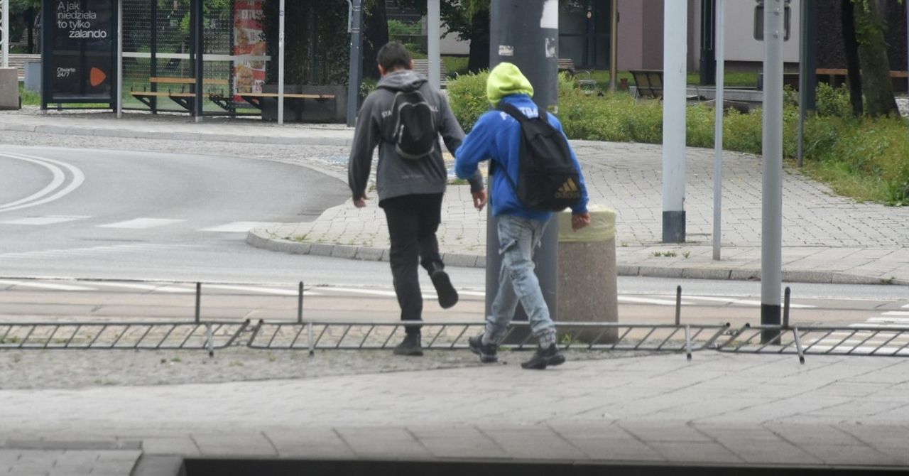 Estakada w Chorzowie grozi zawaleniem. Ludzie i tak tam chodzą