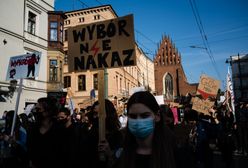 Policjant z Częstochowy zachęcał do donosów na protestujących