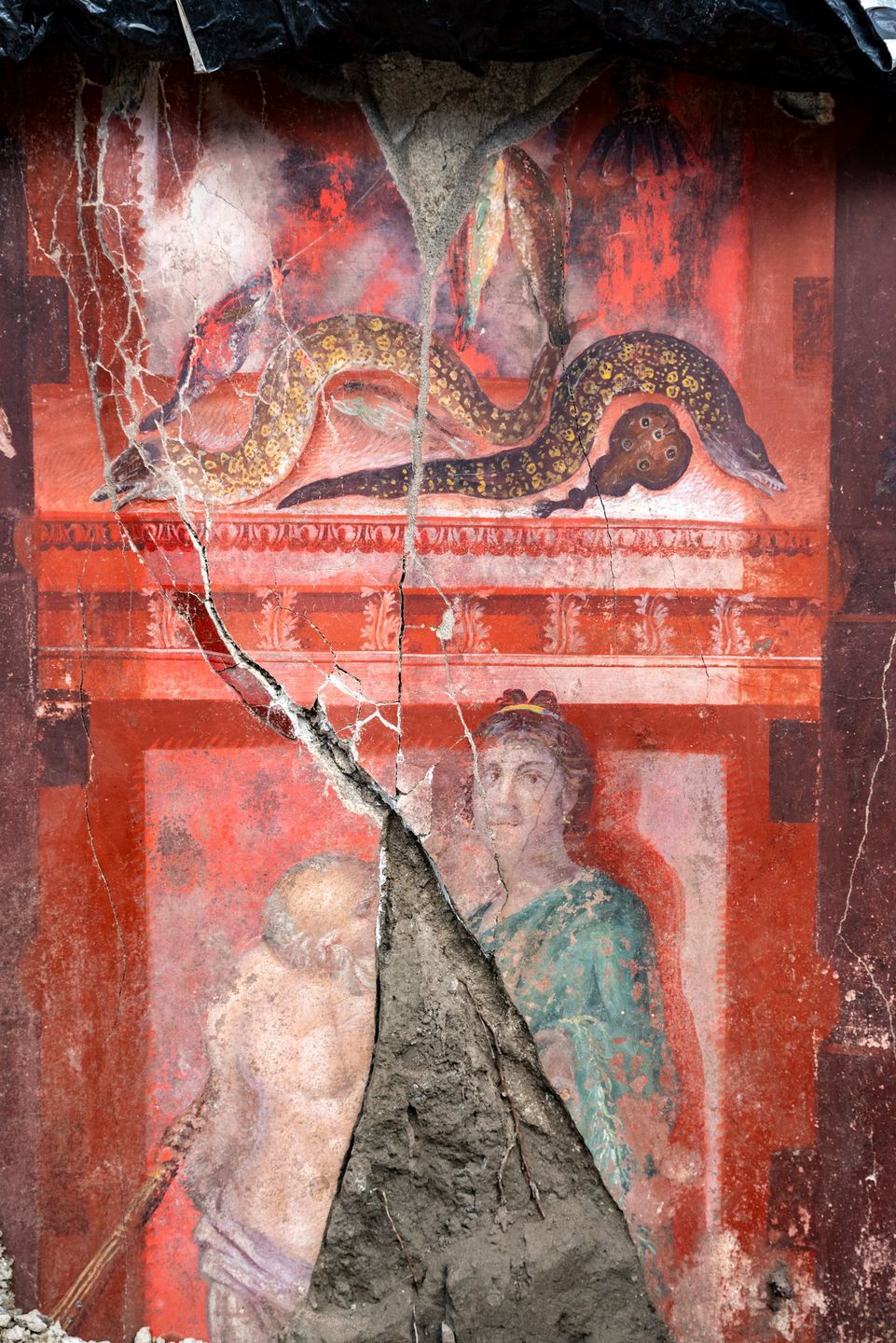 W Pompejach odkryto niezwykle rzadki fresk z kultem Dionizosa