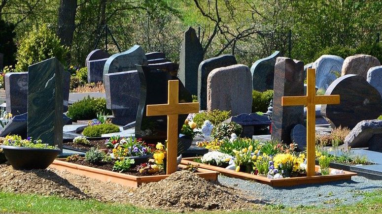 Według rządowego projektu budynki wolno będzie stawiać nawet w odległości 35 m od murów cmentarnych