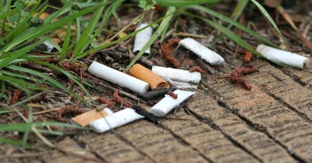 Zebrała słoik niedopałków w kilka minut. Nie chodziło tylko o sprzątanie