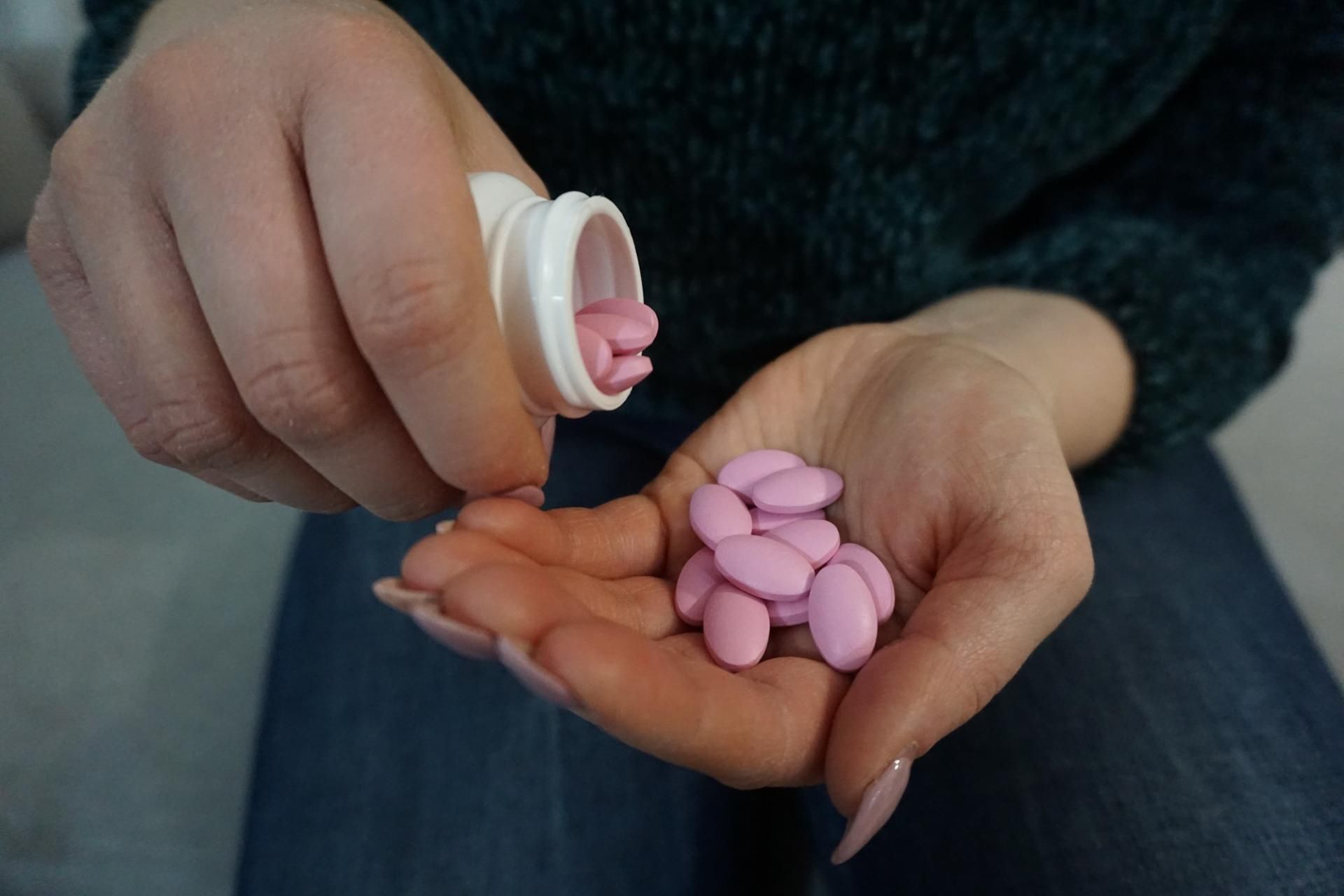 Najczęstsze zatrucia lekami to próby samobójcze, rzadziej dochodzi do przypadkowego przedawkownia 