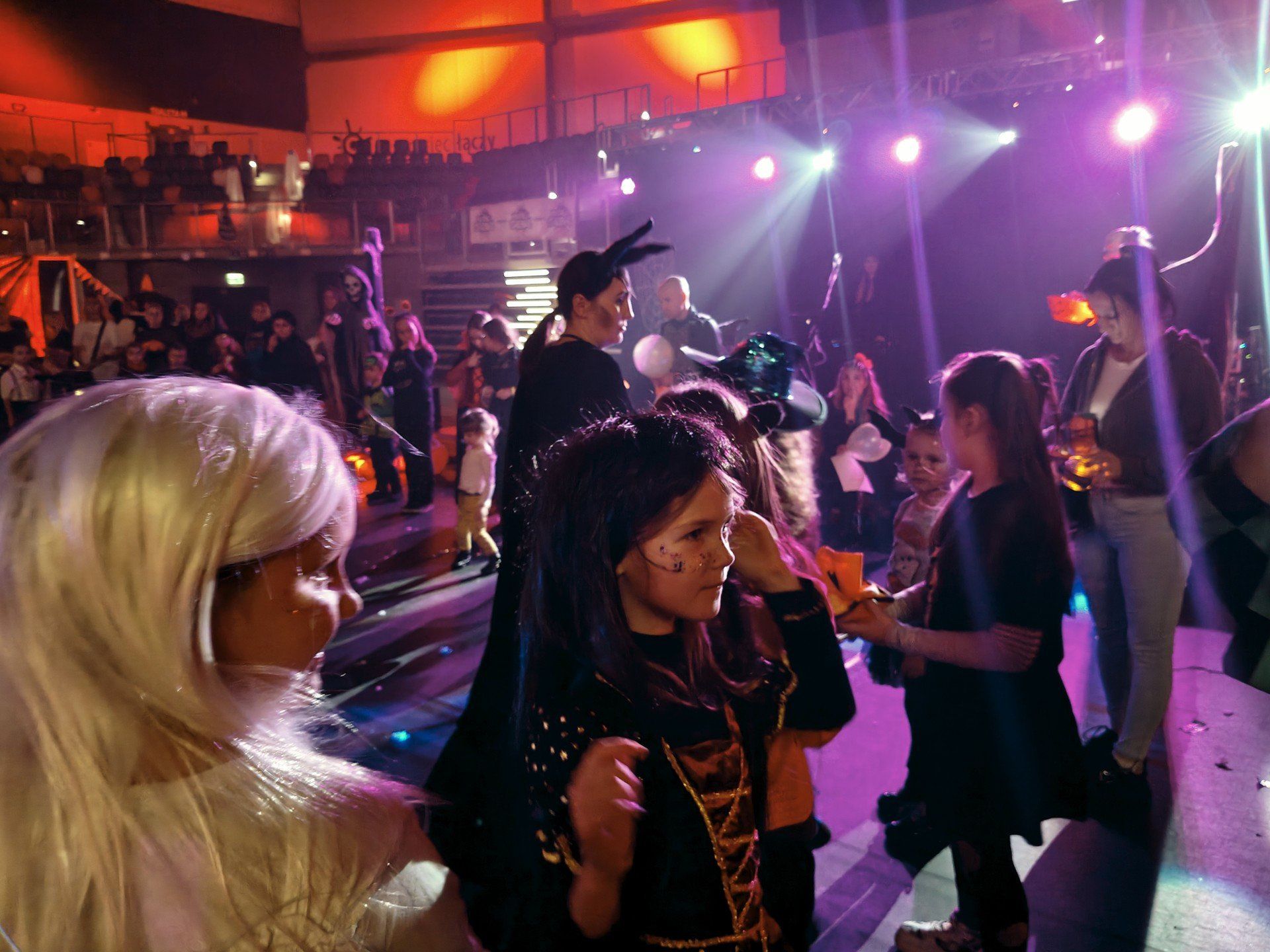 Przewijaj w dół, aby przejść do następnych zdjęć!