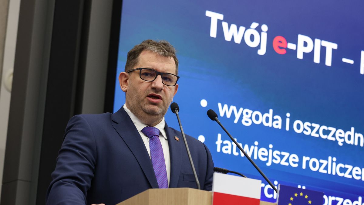 Warszawa, 14.02.2025. Wiceminister finansów, szef KAS Marcin Łoboda na konferencji prasowej w siedzibie Ministerstwa Finansów w Warszawie, 14 bm. Temat spotkania: Akcja PIT ? rozliczenia za 2024 rok. (aldg) PAP/Albert Zawada