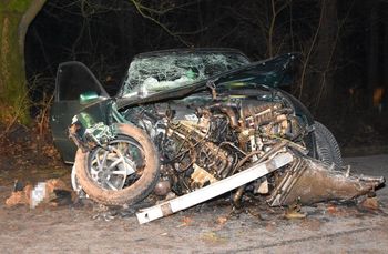 Lipowiec: Chciał uniknąć zderzenia, zjechał z drogi i uderzył w drzewo