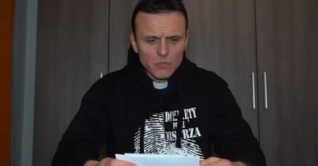 Wydaje po 70 tys. zł. A zarobki? Słynny ksiądz się wygadał