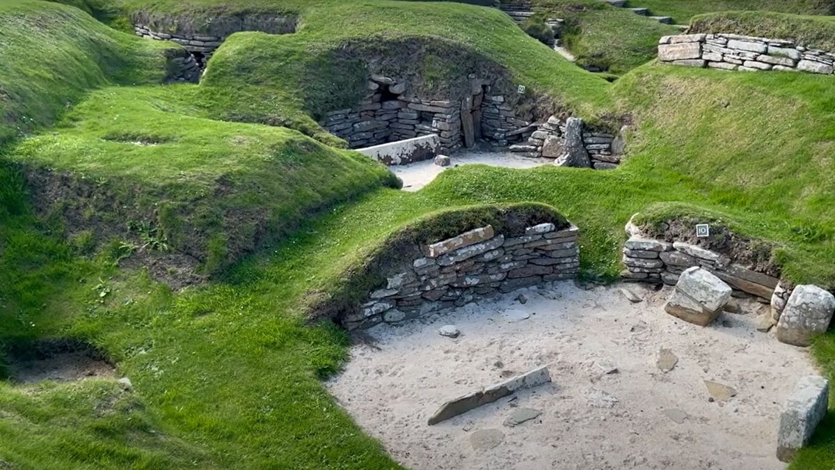 Skara Brae to osada, znajdująca się w Szkocji