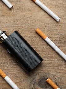 Electronic cigarettes, on the verge of being banned in the United Kingdom. Those born in 2009 will no longer be able to buy tobacco
