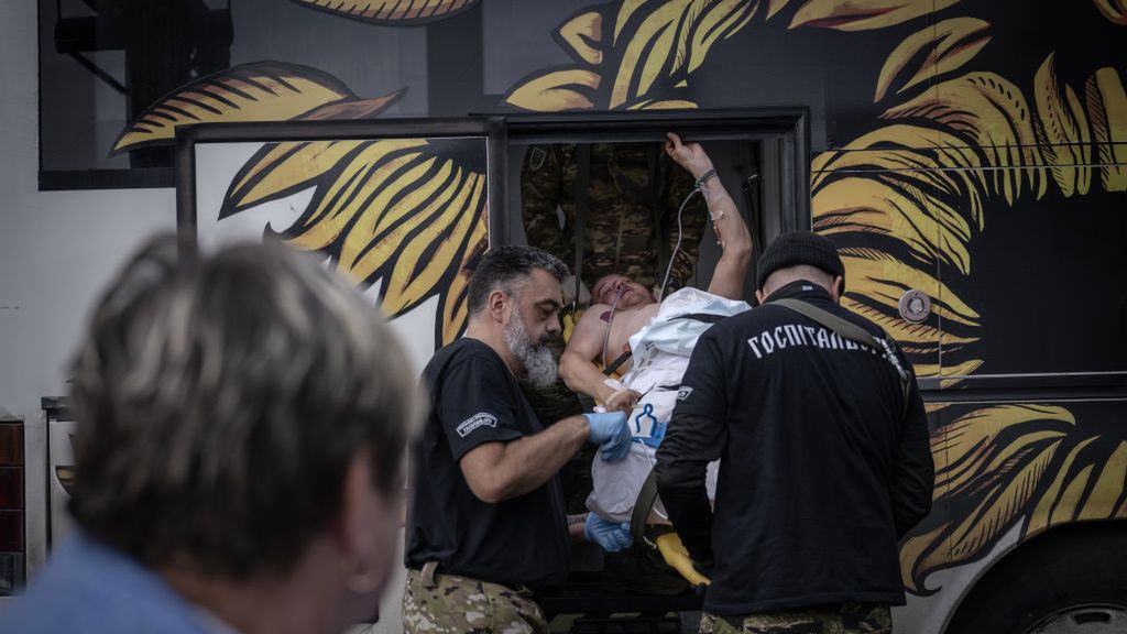 Ukraina walczy z kolejnym problemem. Rośnie liczba zarażonych wirusem