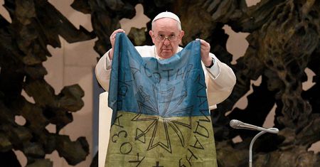 "Bóg płacze z matkami, które utraciły własne dzieci". Wielkanoc w cieniu wojny w Ukrainie