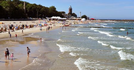 Czerwcówka nad polskim morzem. Już cena obiadu może zaskoczyć