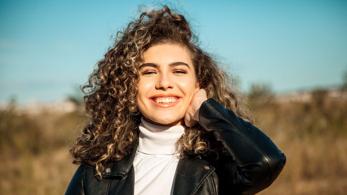 Skąd się biorą kręcone włosy?